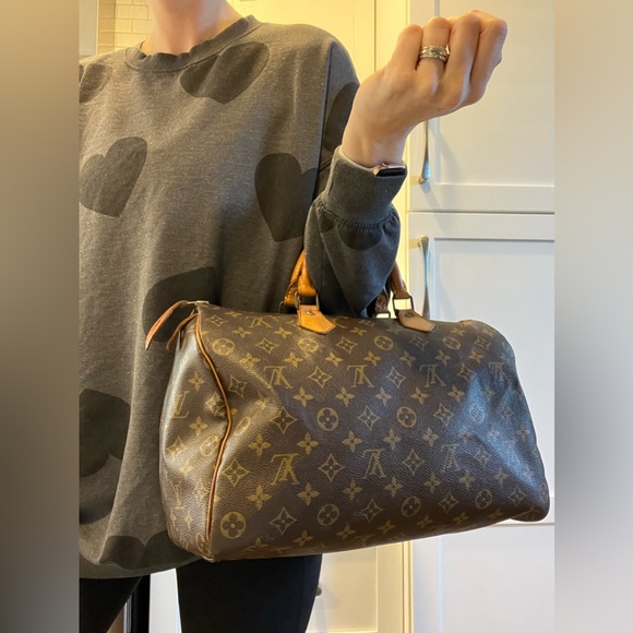 Sold 🚫Authentic Louis Vuitton Speedy 35 with letter of Authenticity - Picture 4 of 16